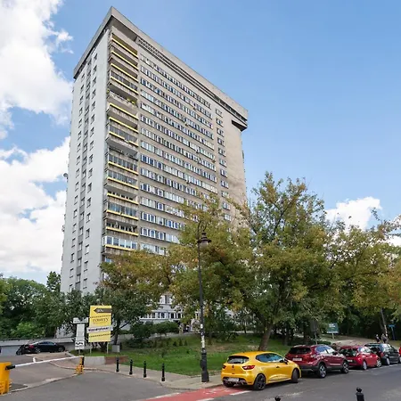 Warm & Family Friendly Apartment With Balcony By Noclegi Renters Appartement