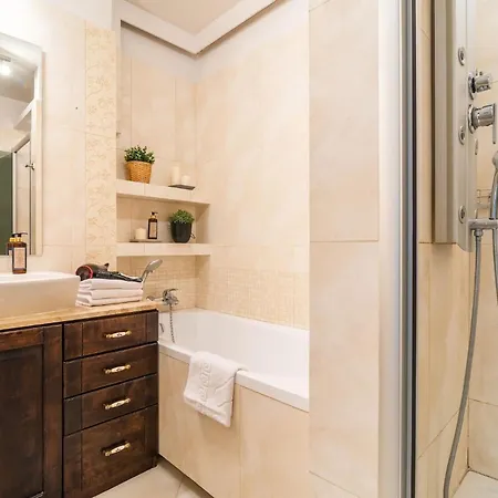 Warm & Family Friendly Apartment With Balcony By Noclegi Renters Varsavia