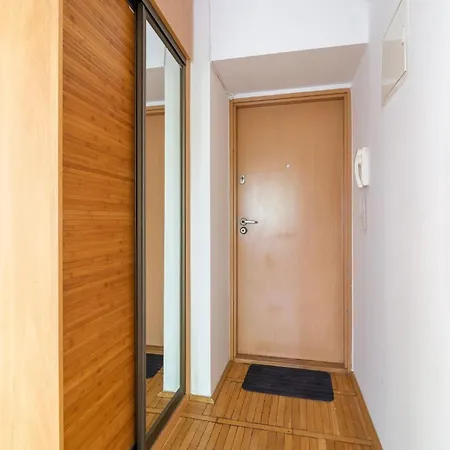 Apartment Smolna 8 - Warm With Balcony By Renters *